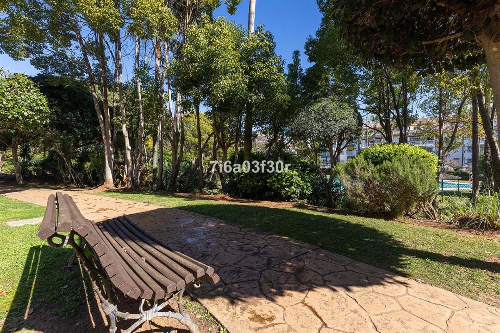 Resale - apartment - Marbella - Puerto Banús