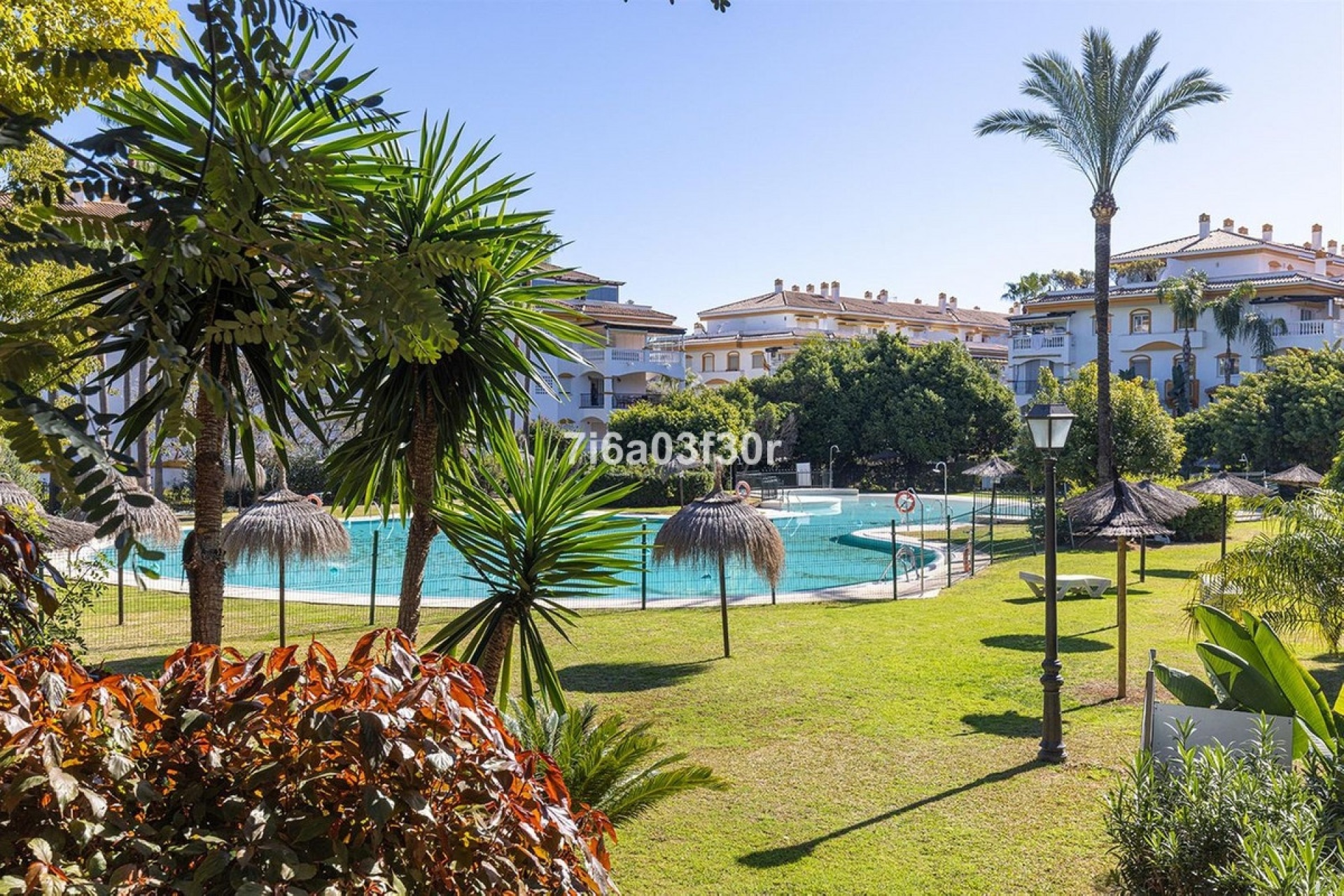 Resale - apartment - Marbella - Puerto Banús