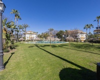 Resale - apartment - Marbella - Puerto Banús