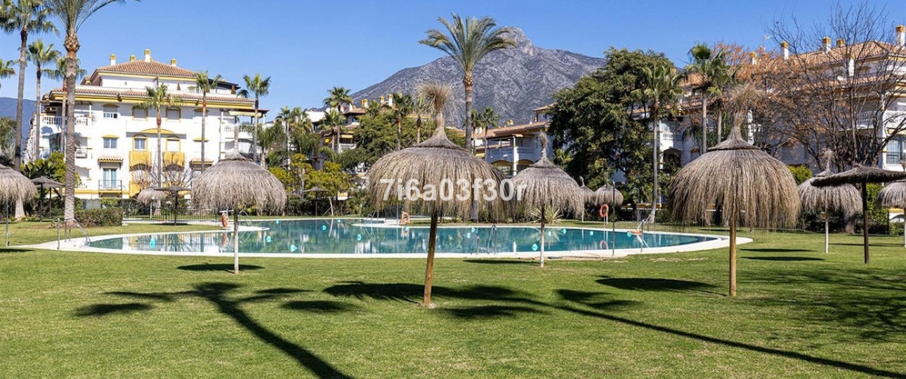 Resale - apartment - Marbella - Puerto Banús