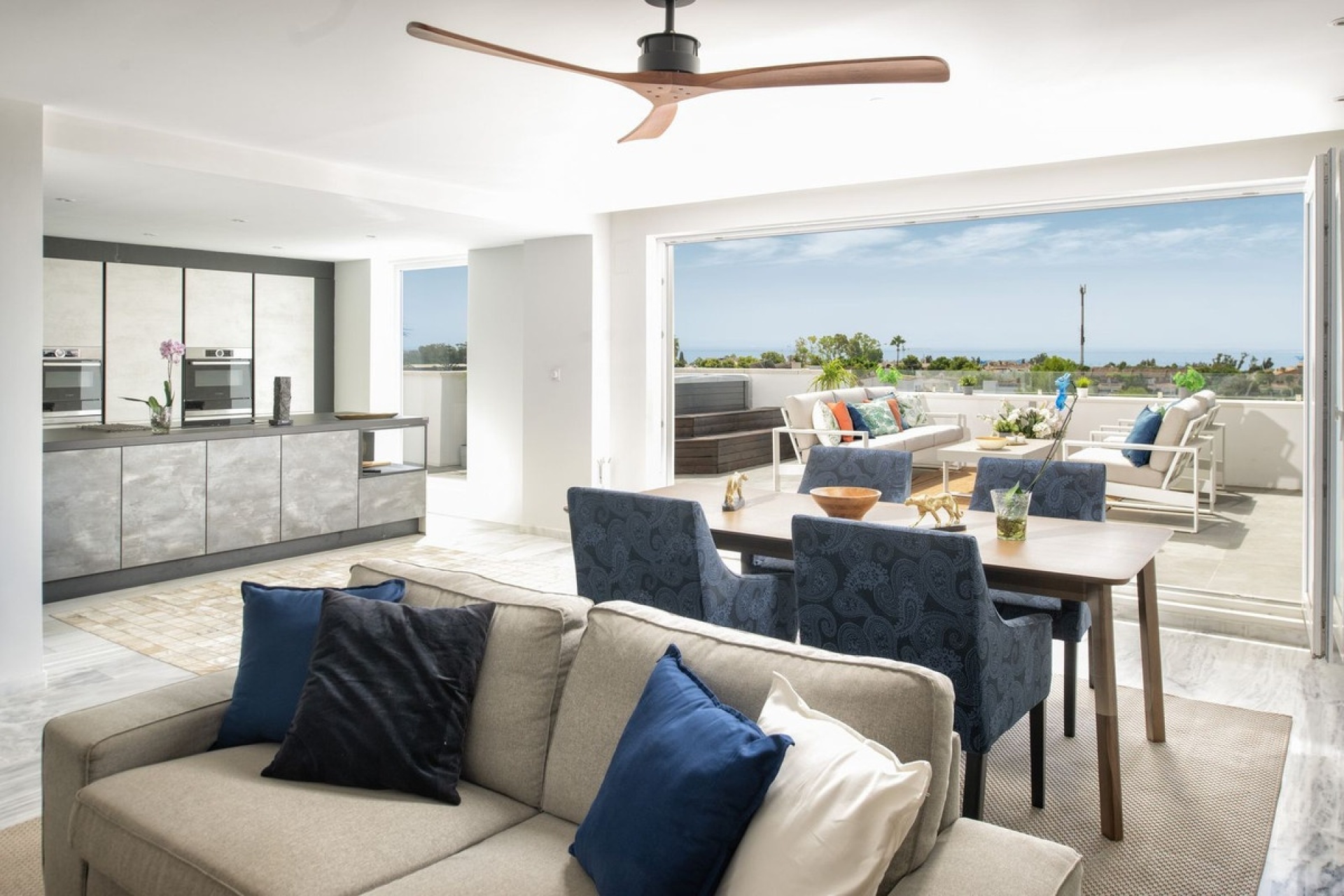Resale - apartment - Marbella - Puerto Banús