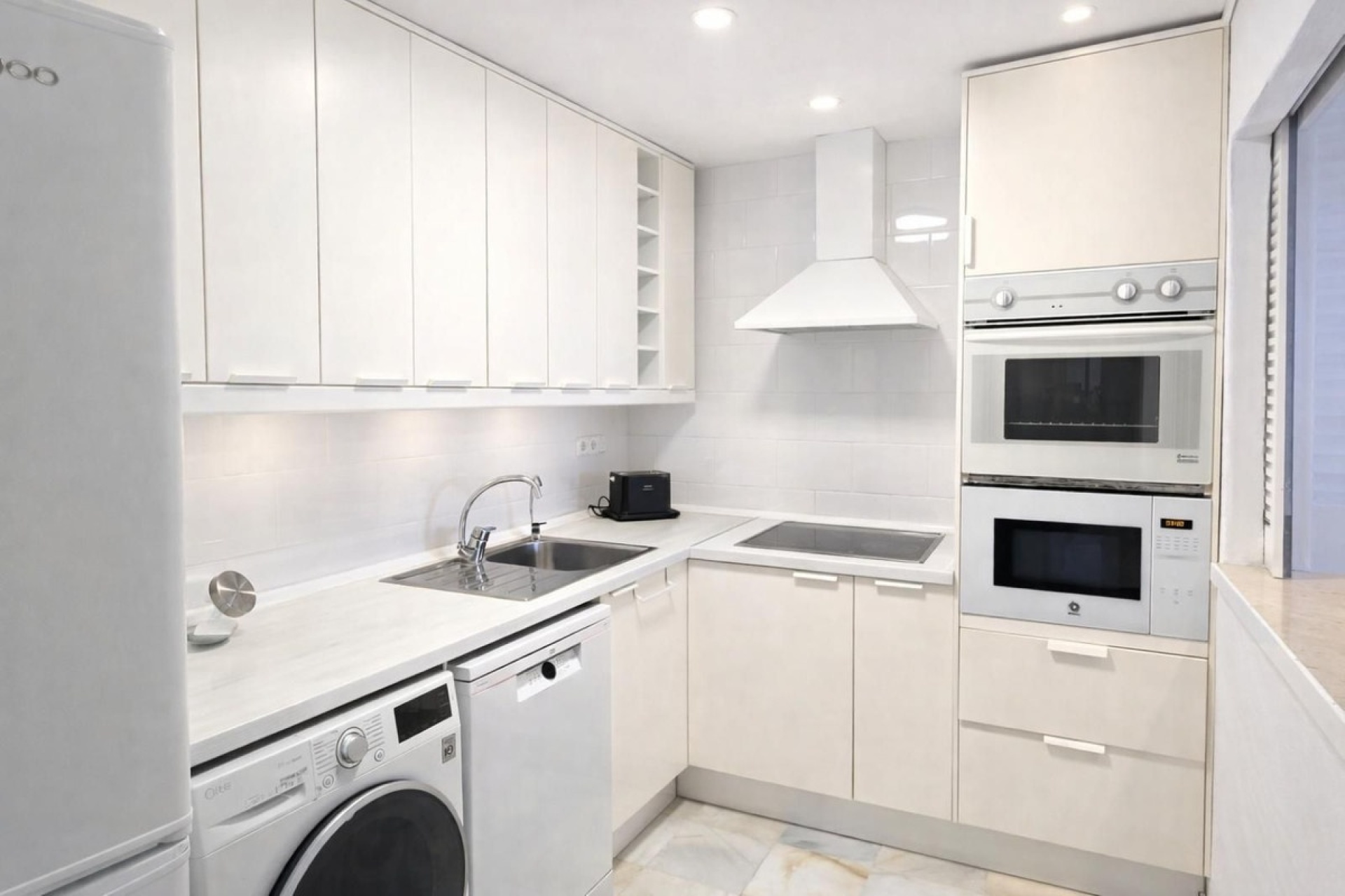 Resale - apartment - Marbella - Puerto Banús