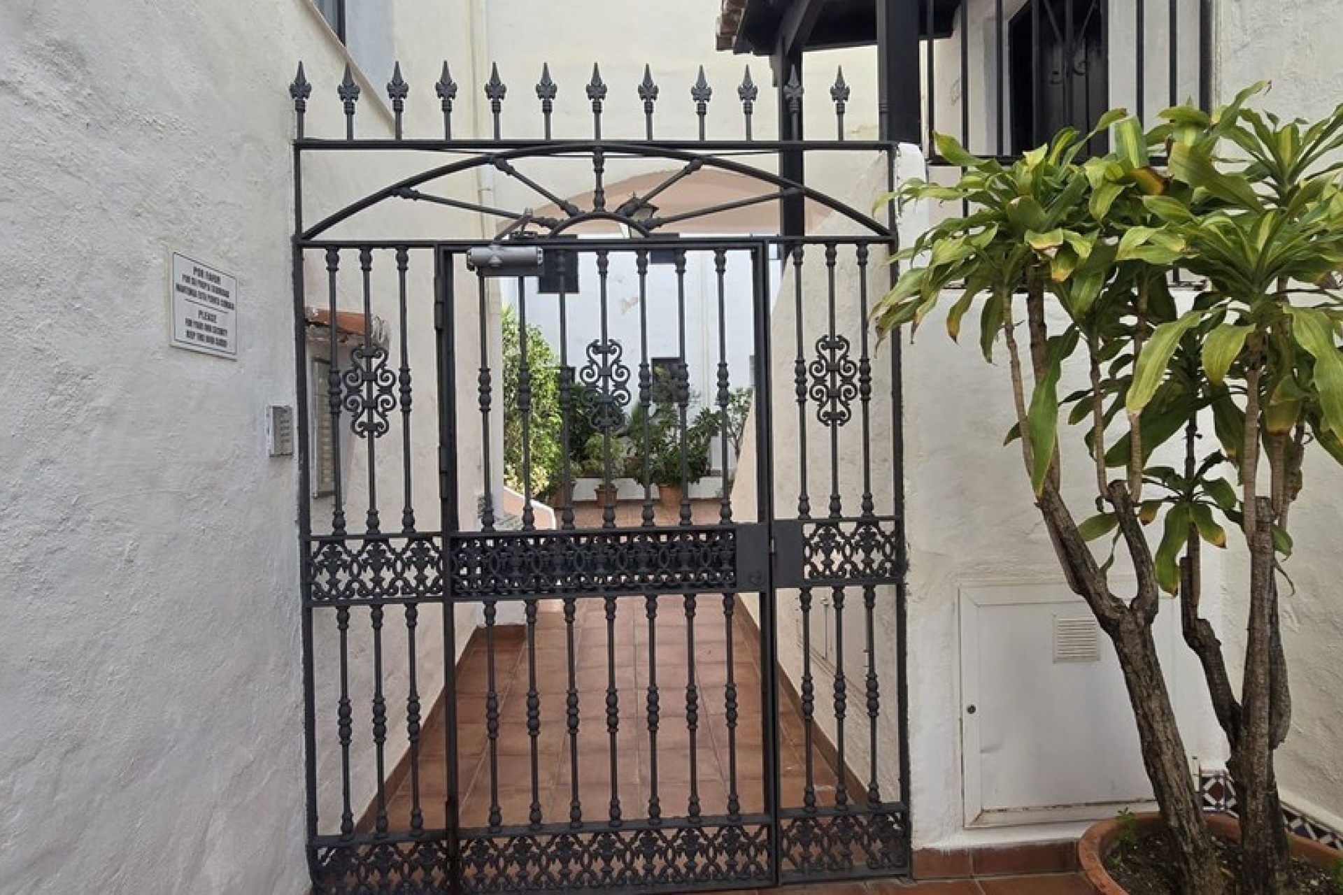 Resale - apartment - Marbella - Puerto Banús