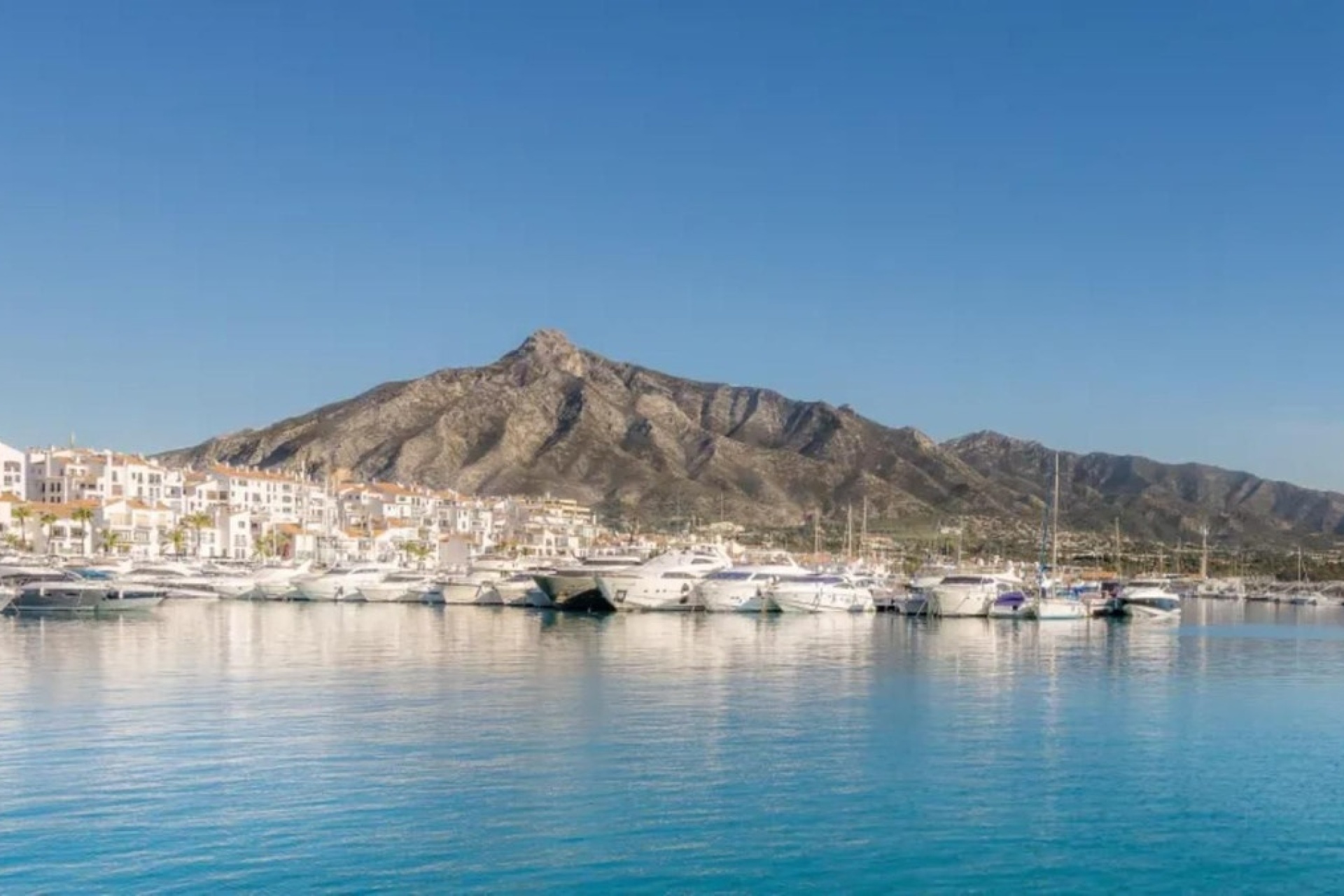 Resale - apartment - Marbella - Puerto Banús