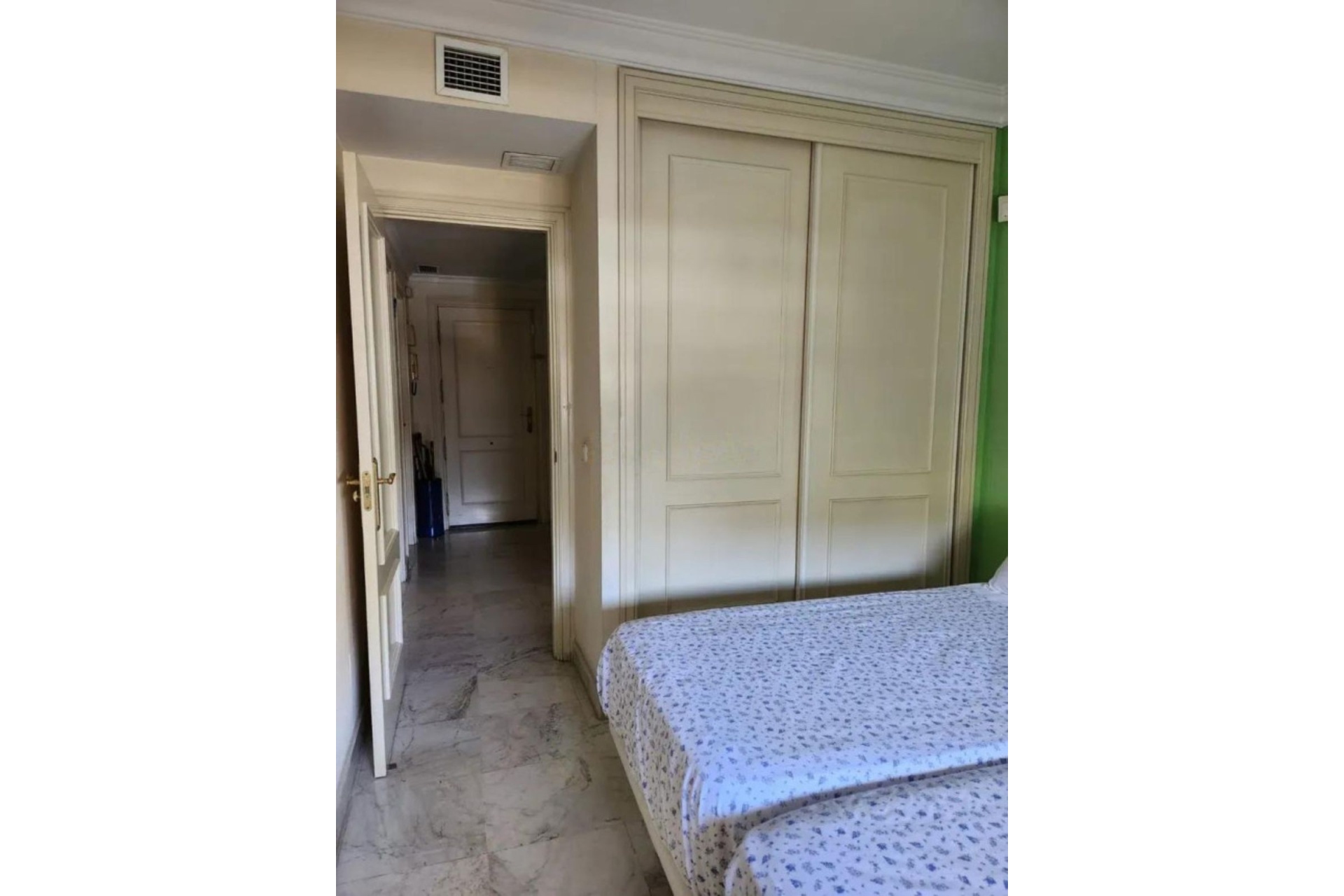 Resale - apartment - Marbella - Puerto Banús