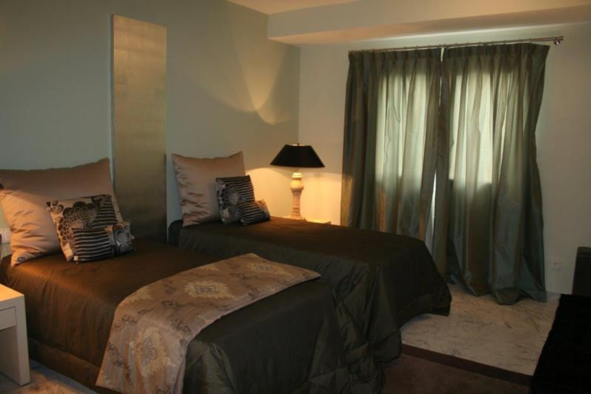 Resale - apartment - Marbella - Puerto Banús