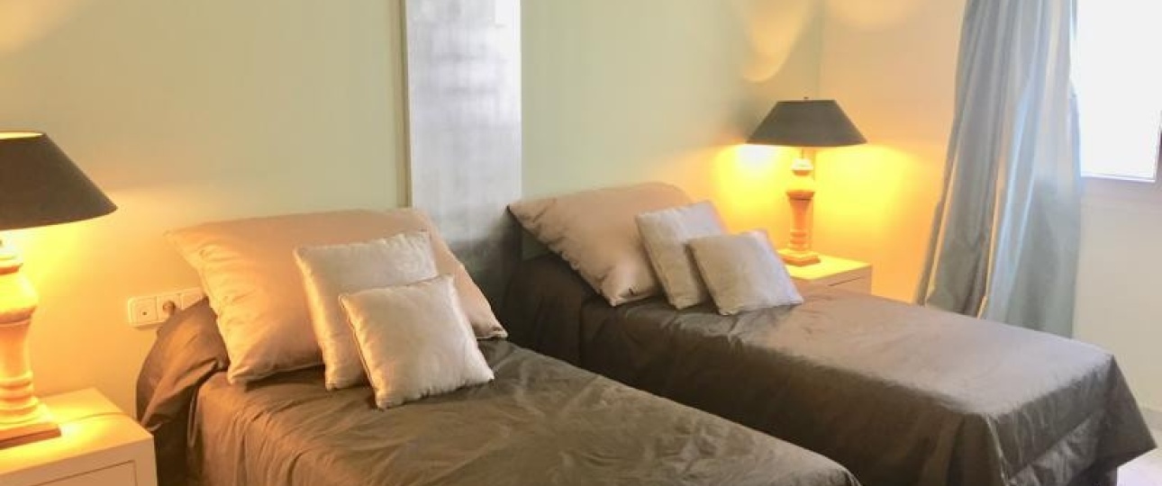 Resale - apartment - Marbella - Puerto Banús