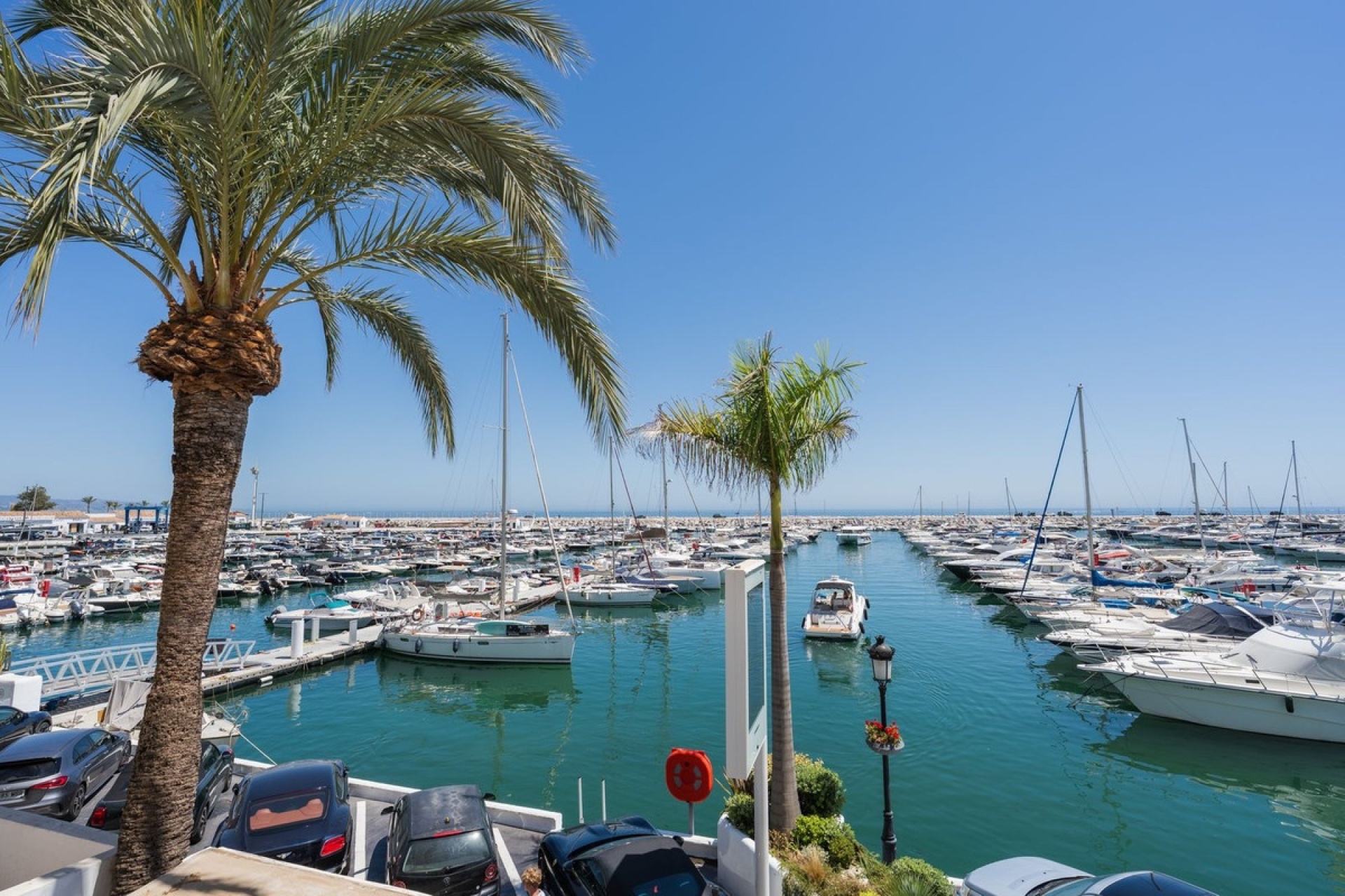 Resale - apartment - Marbella - Puerto Banús