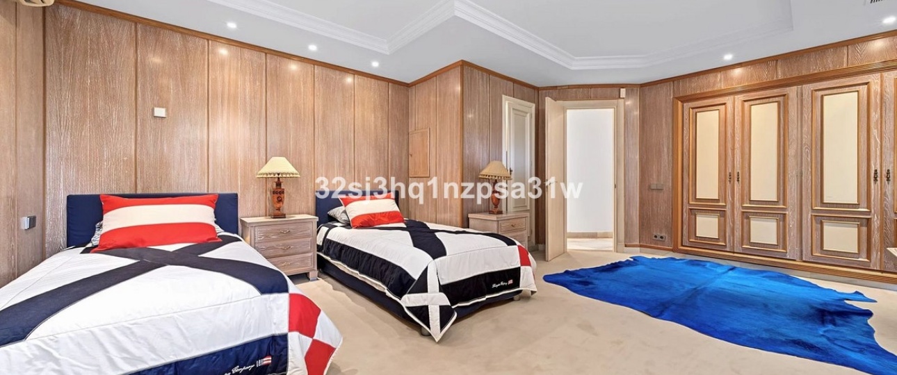 Resale - apartment - Marbella - Puerto Banús