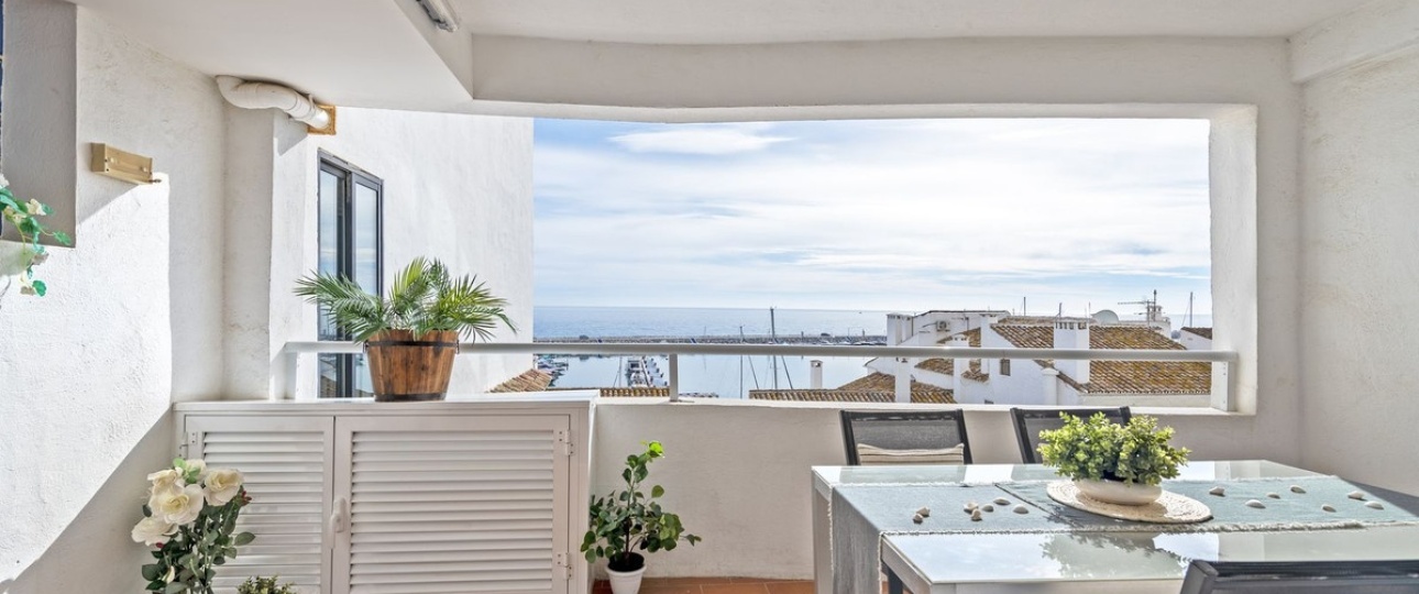 Resale - apartment - Marbella - Puerto Banús