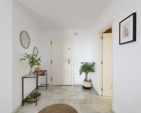 Resale - apartment - Marbella - Puerto Banús