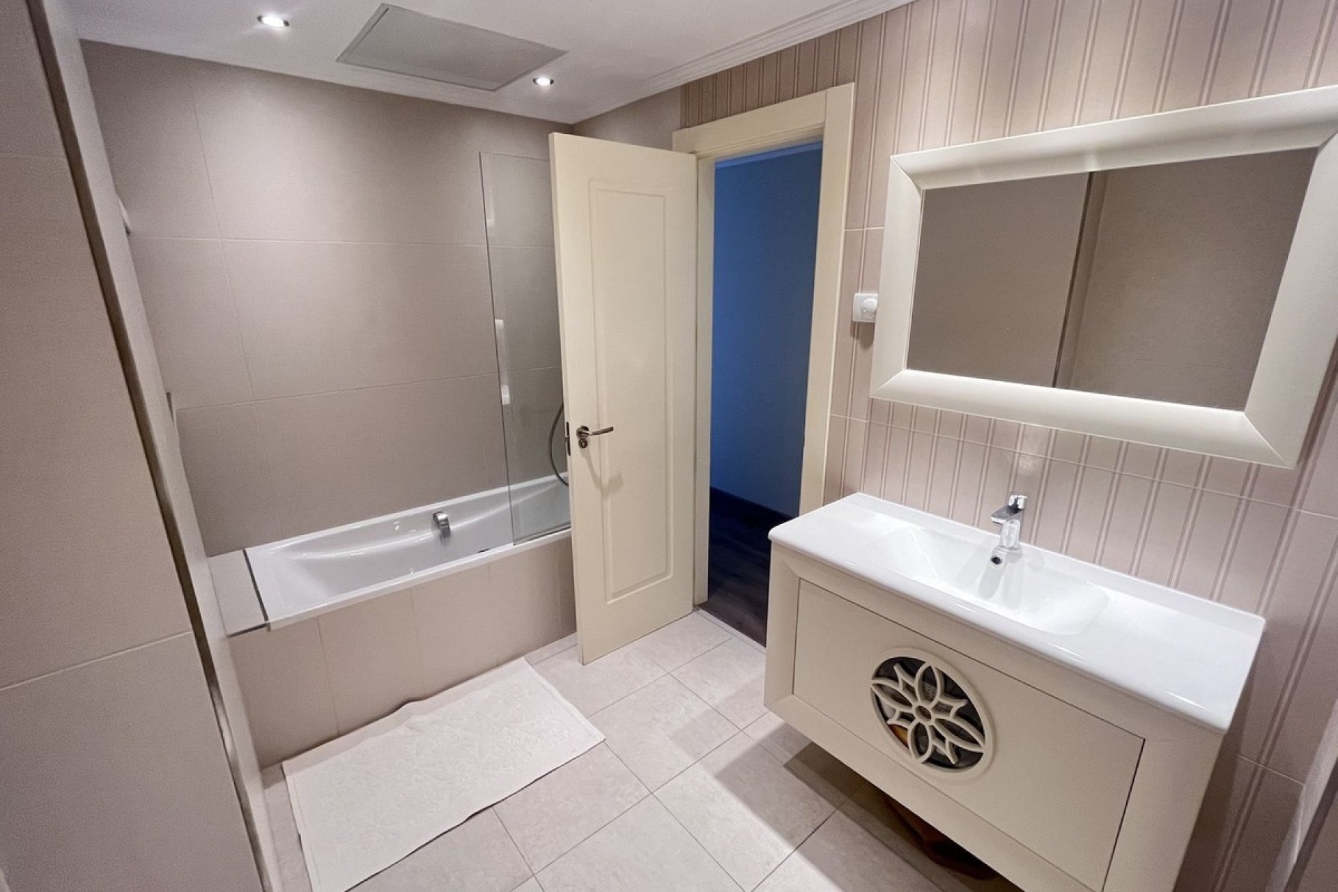Resale - apartment - Marbella - Puerto Banús