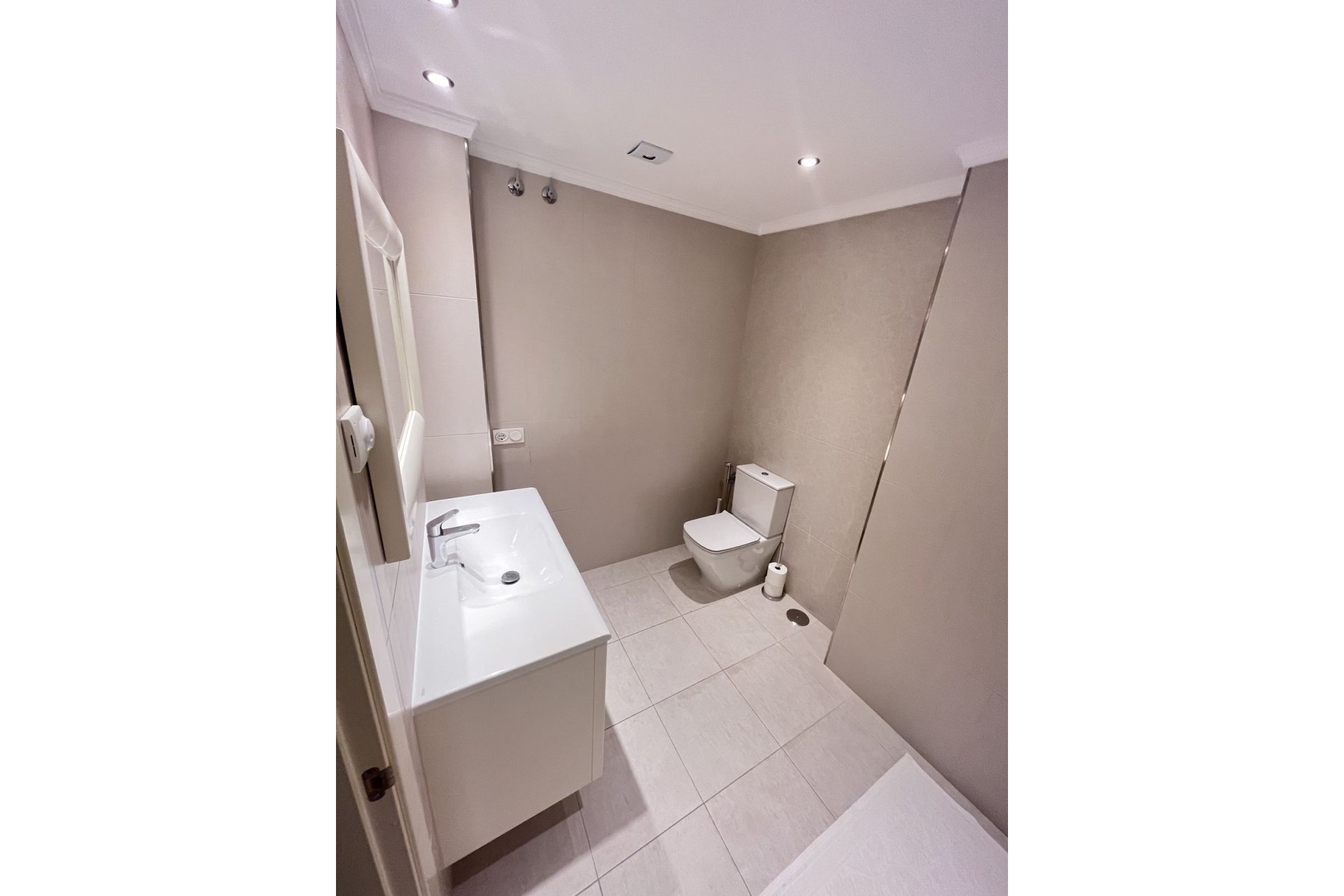 Resale - apartment - Marbella - Puerto Banús