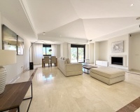 Resale - apartment - Marbella - Puerto Banús