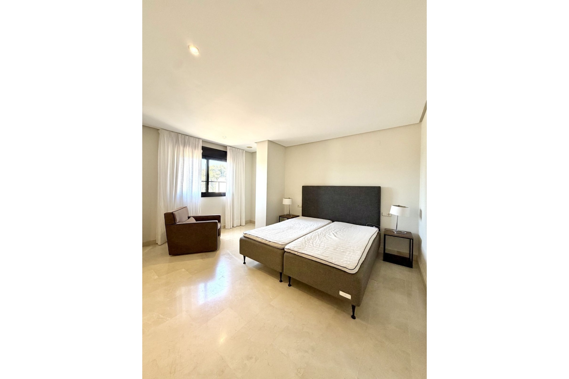 Resale - apartment - Marbella - Puerto Banús