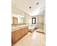 Resale - apartment - Marbella - Puerto Banús
