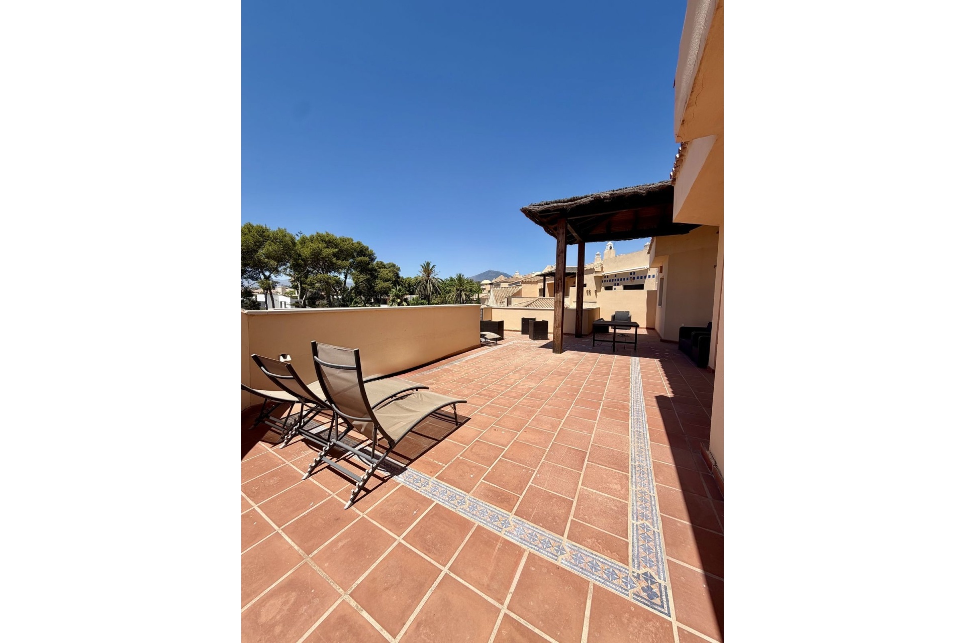 Resale - apartment - Marbella - Puerto Banús