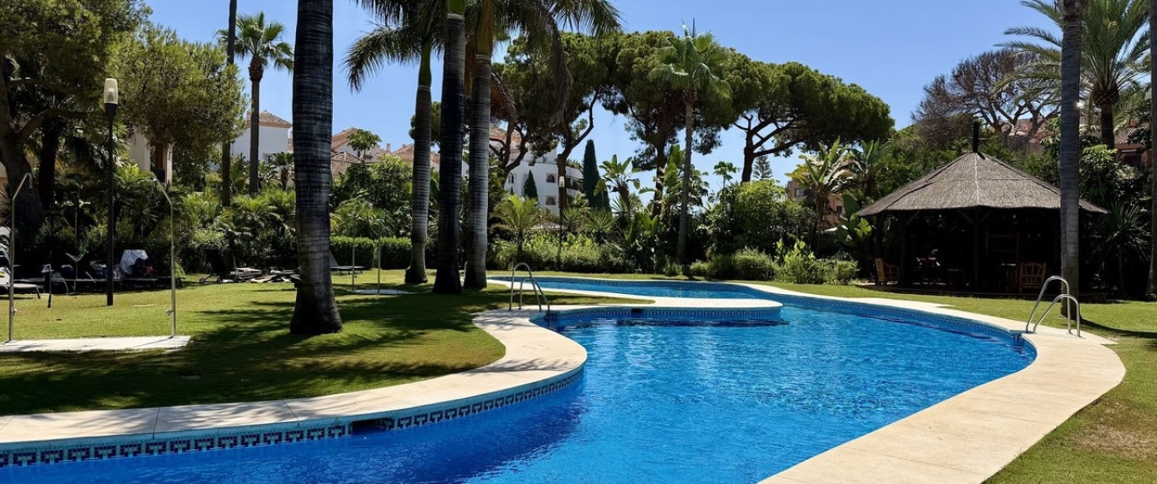 Resale - apartment - Marbella - Puerto Banús