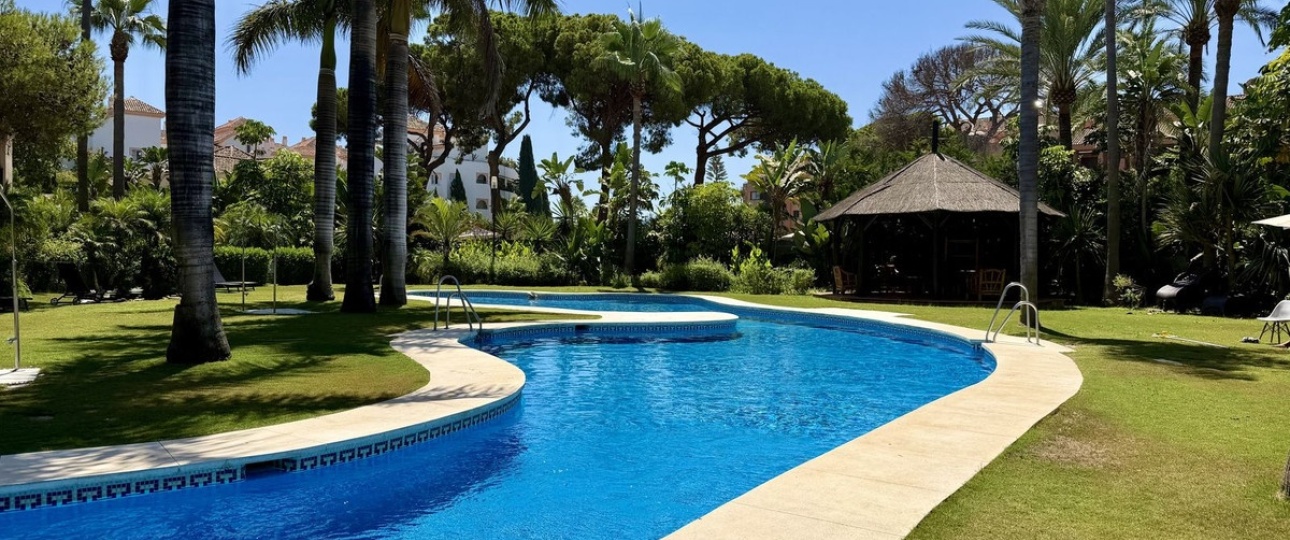 Resale - apartment - Marbella - Puerto Banús