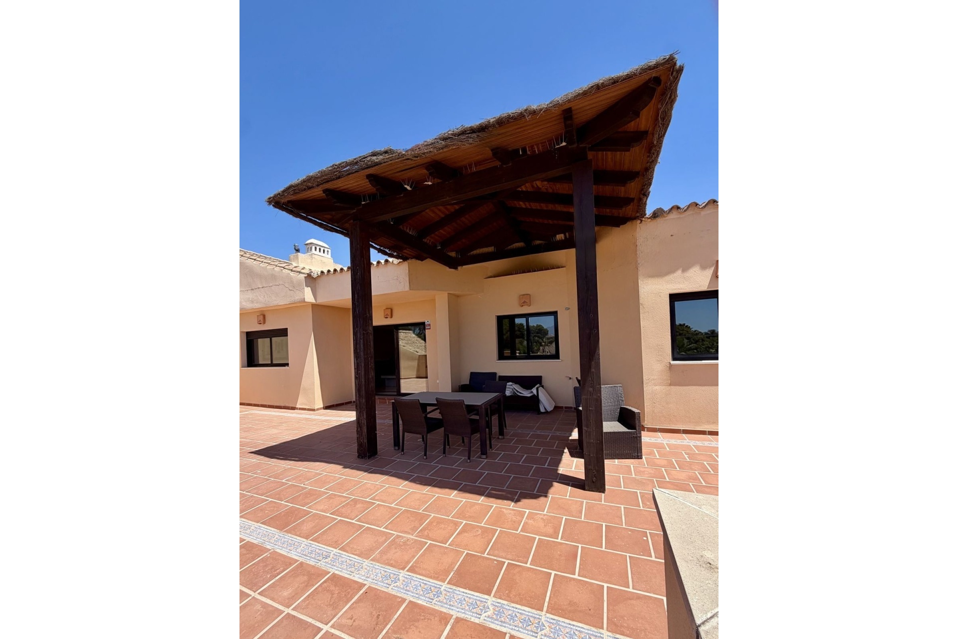 Resale - apartment - Marbella - Puerto Banús