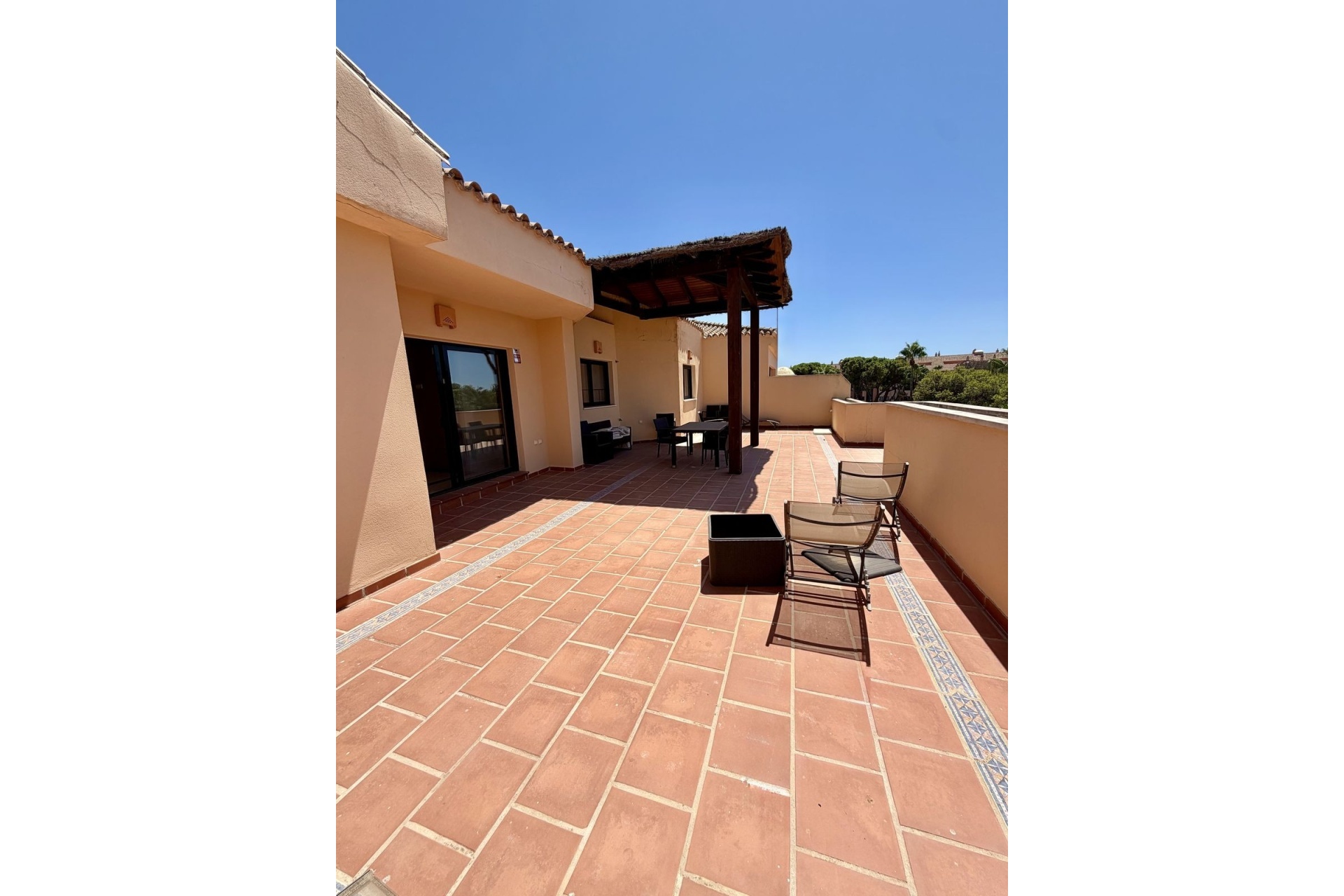Resale - apartment - Marbella - Puerto Banús