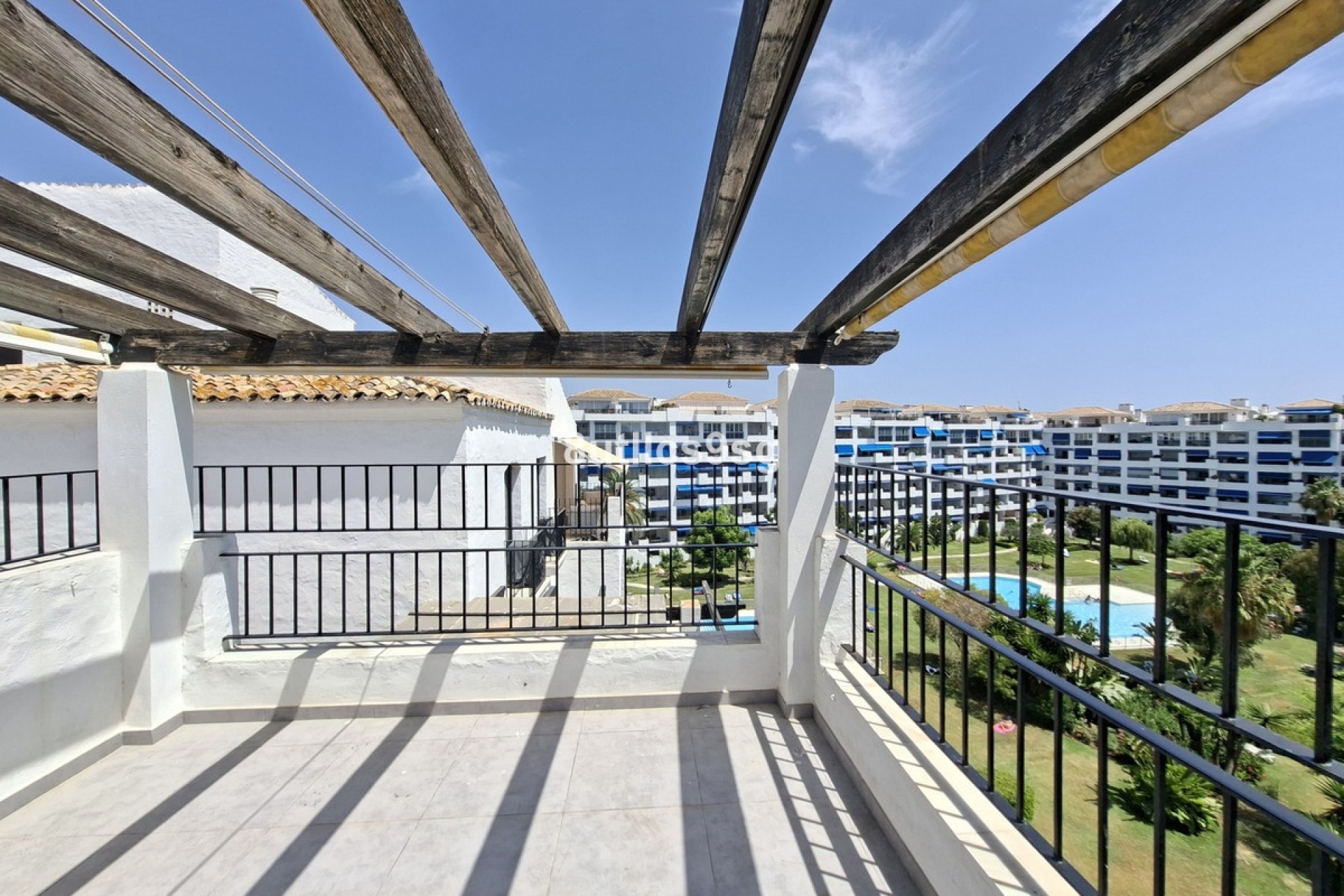 Resale - apartment - Marbella - Puerto Banús