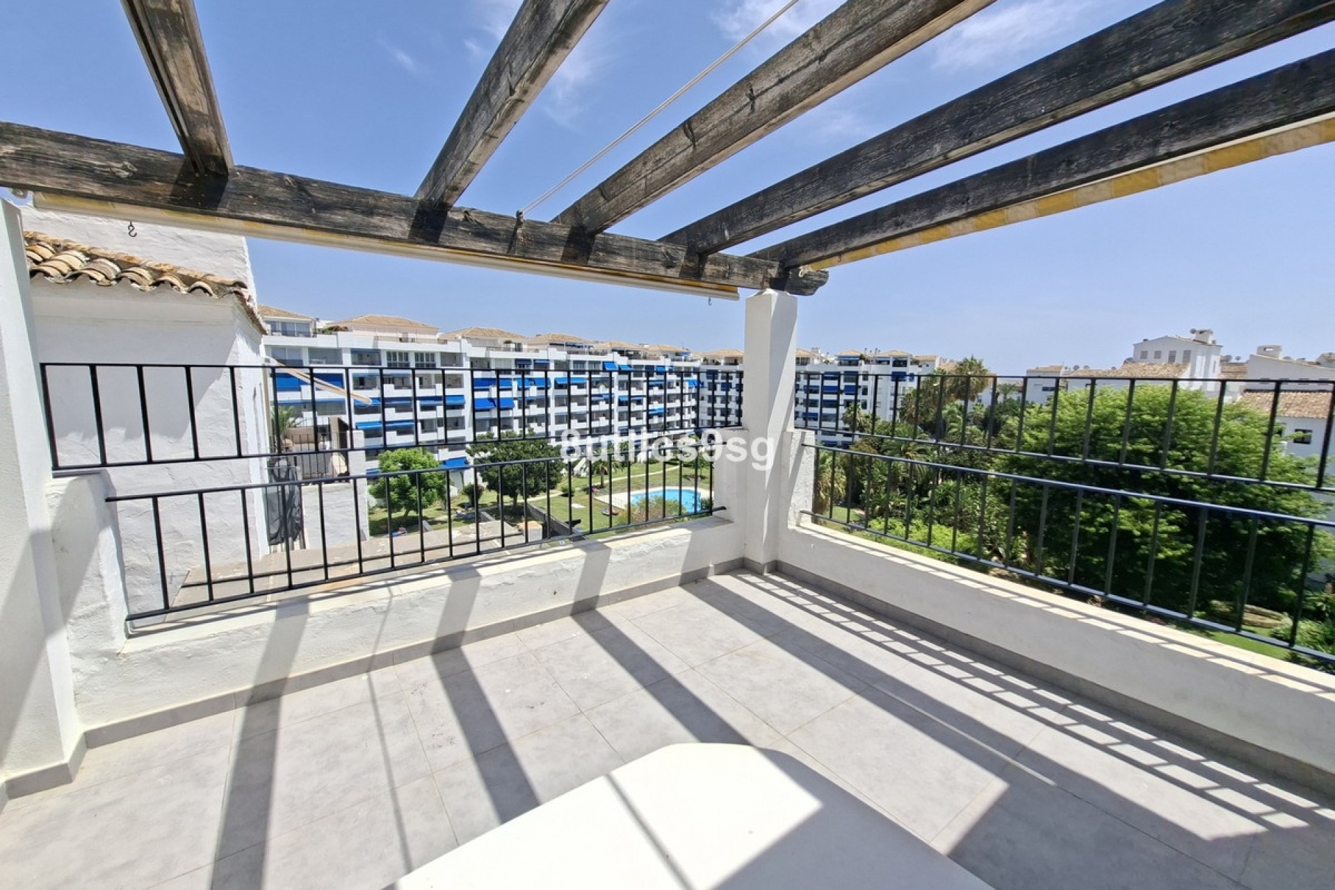 Resale - apartment - Marbella - Puerto Banús