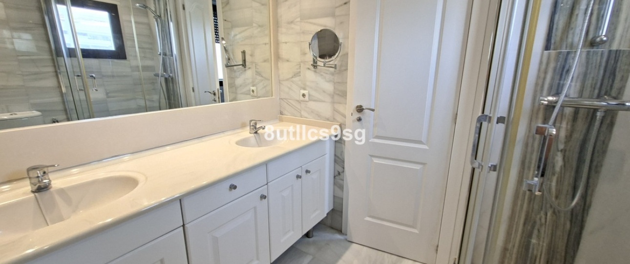 Resale - apartment - Marbella - Puerto Banús