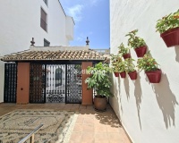 Resale - apartment - Marbella - Puerto Banús