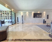 Resale - apartment - Marbella - Puerto Banús