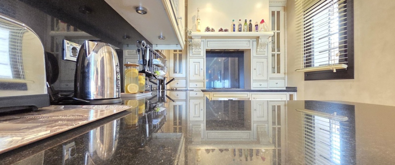 Resale - apartment - Marbella - Puerto Banús