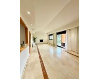 Resale - apartment - Marbella - Puerto Banús