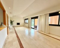 Resale - apartment - Marbella - Puerto Banús