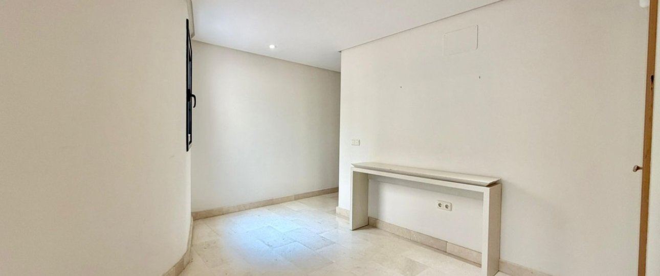 Resale - apartment - Marbella - Puerto Banús