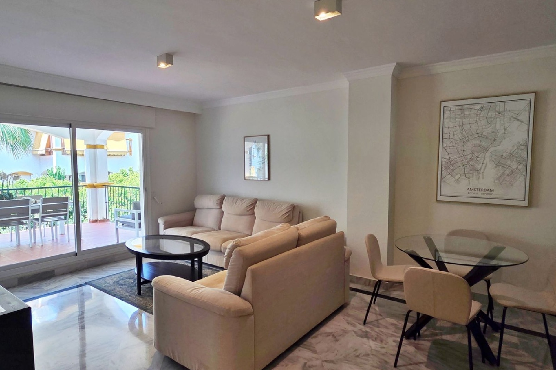 Resale - apartment - Marbella - Puerto Banús