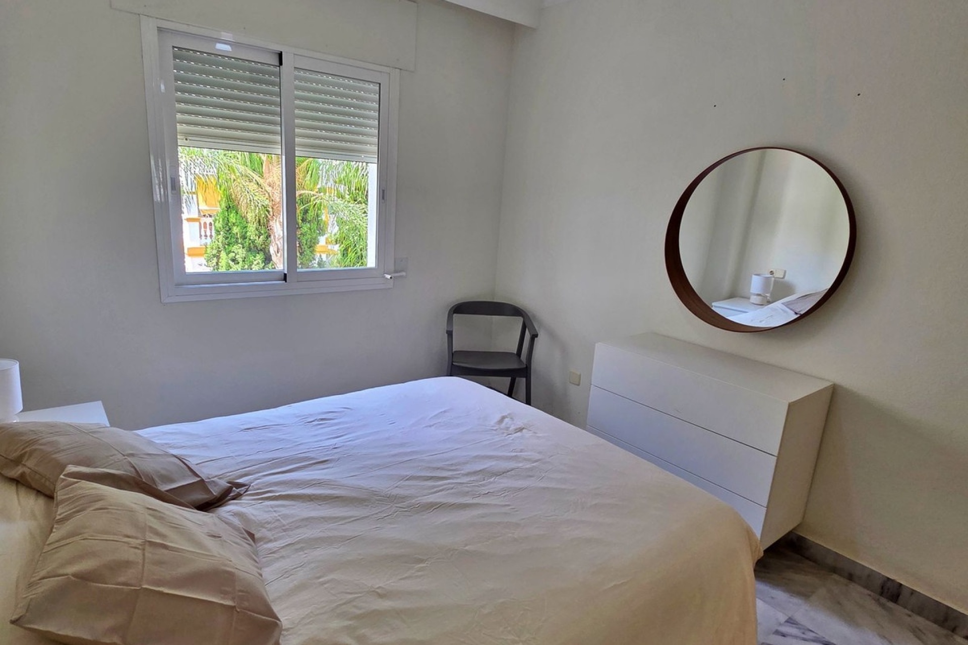 Resale - apartment - Marbella - Puerto Banús