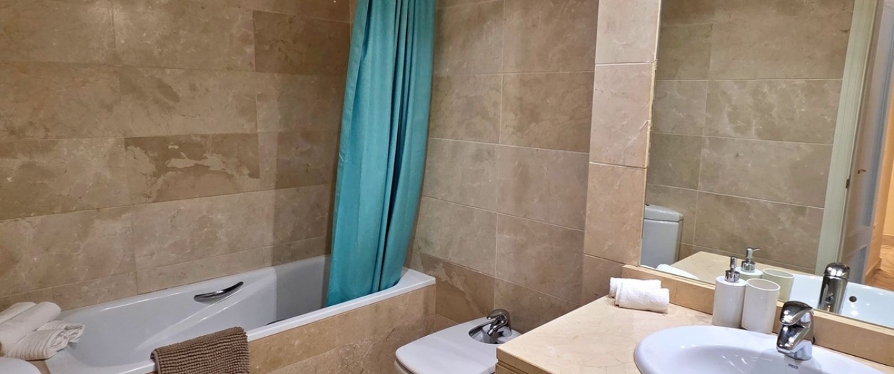Resale - apartment - Marbella - Puerto Banús