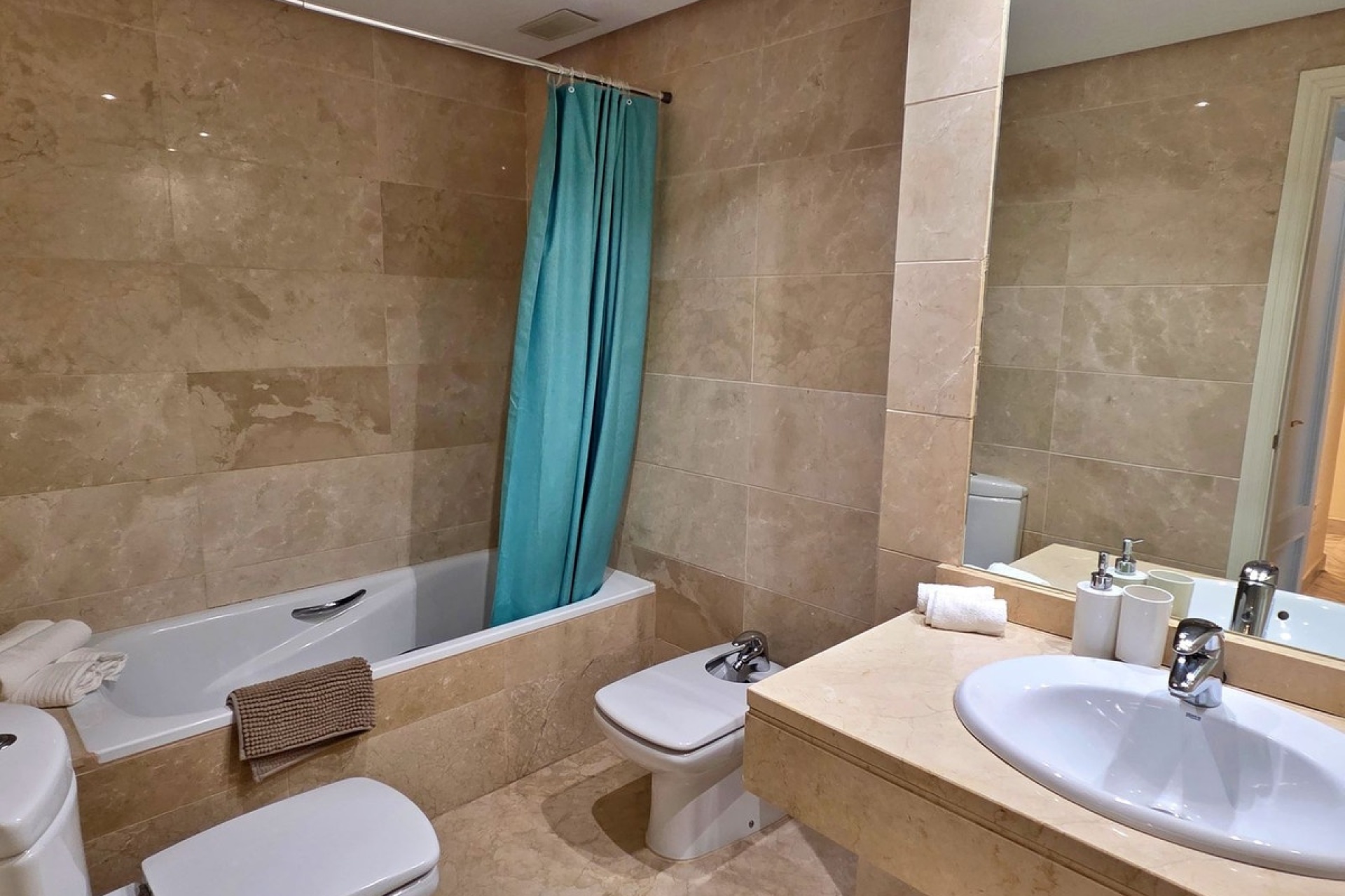 Resale - apartment - Marbella - Puerto Banús