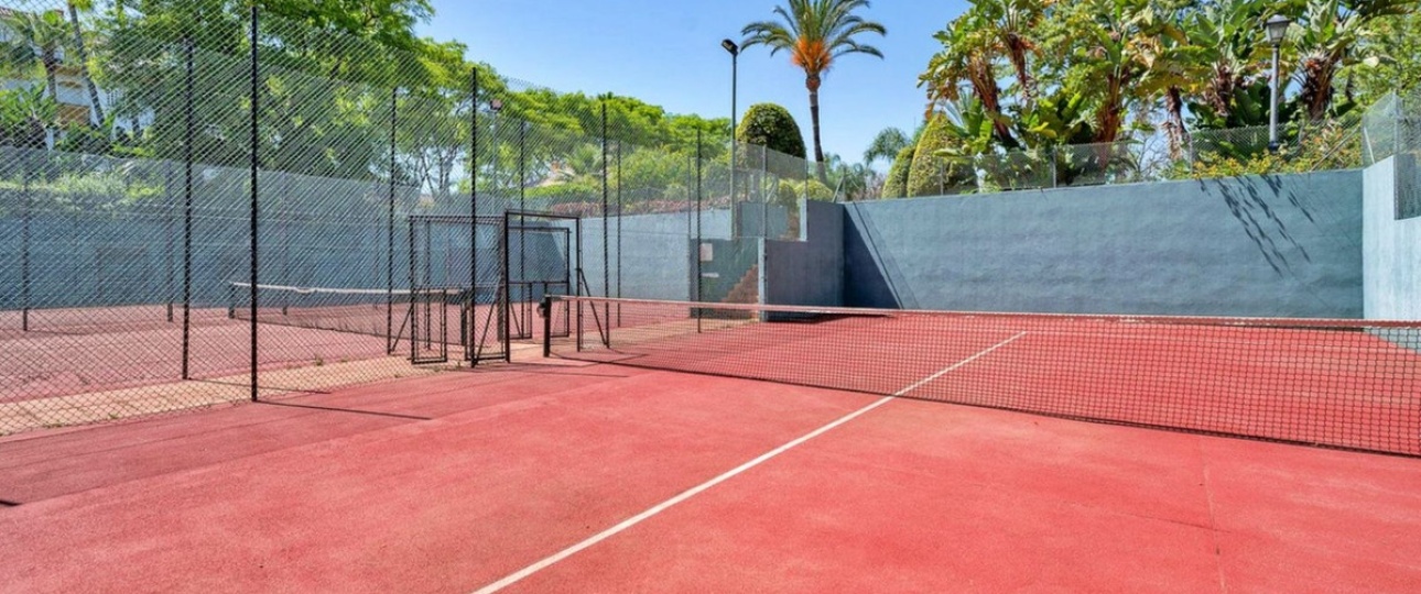 Resale - apartment - Marbella - Puerto Banús