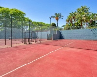 Resale - apartment - Marbella - Puerto Banús