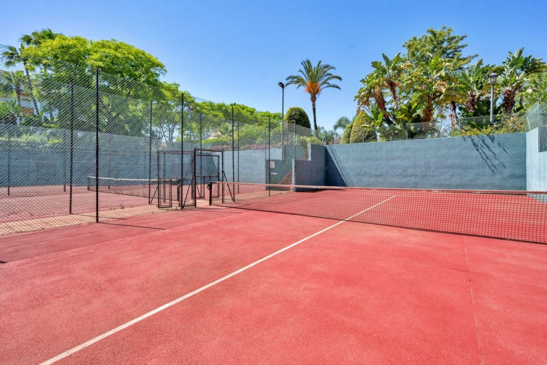 Resale - apartment - Marbella - Puerto Banús