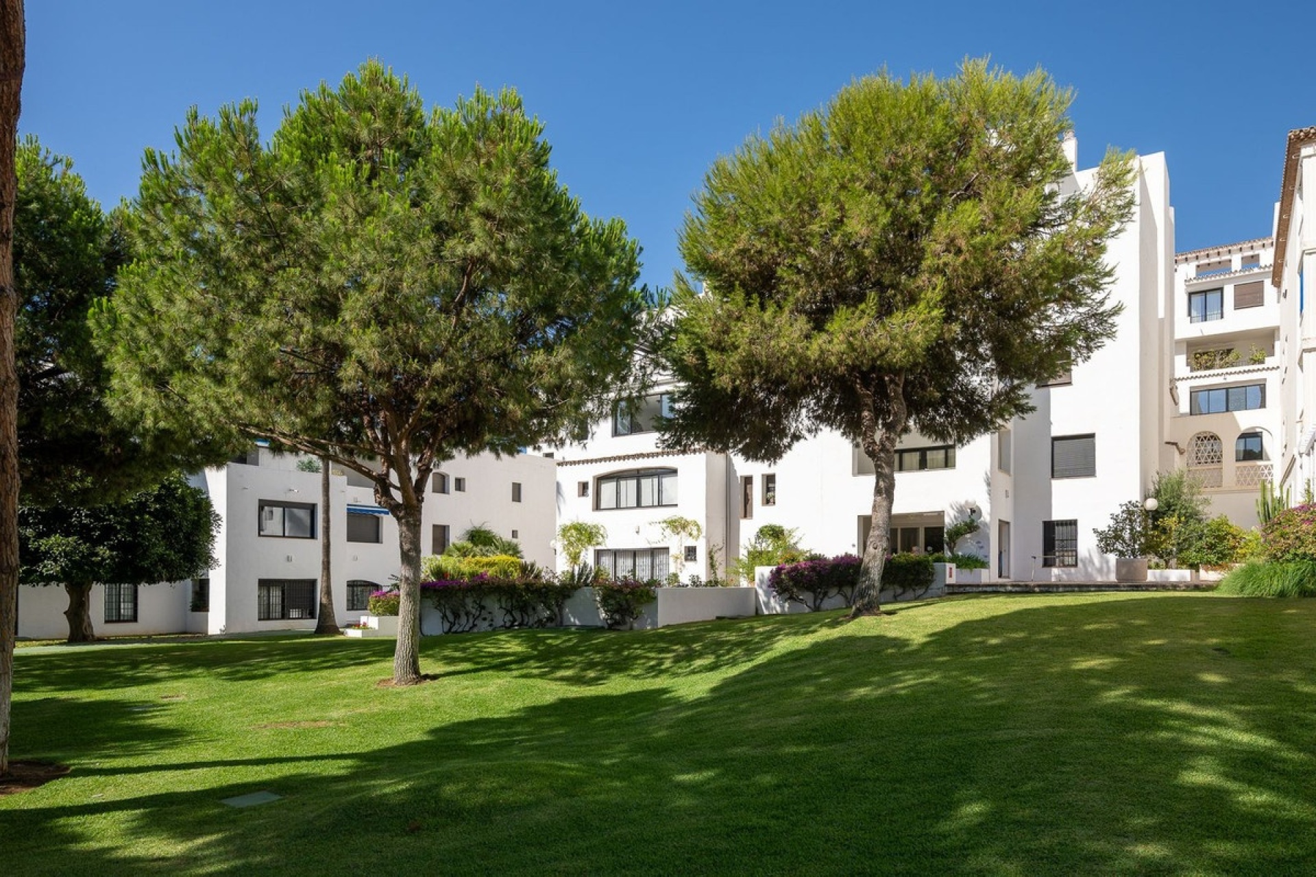 Resale - apartment - Marbella - Puerto Banús