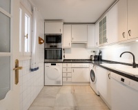 Resale - apartment - Marbella - Puerto Banús
