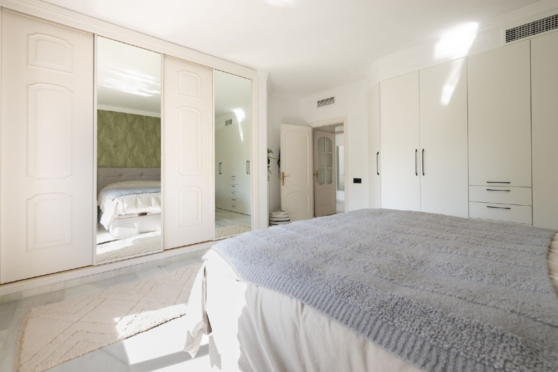 Resale - apartment - Marbella - Puerto Banús