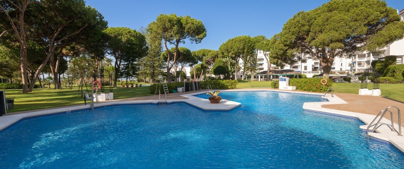 Resale - apartment - Marbella - Puerto Banús