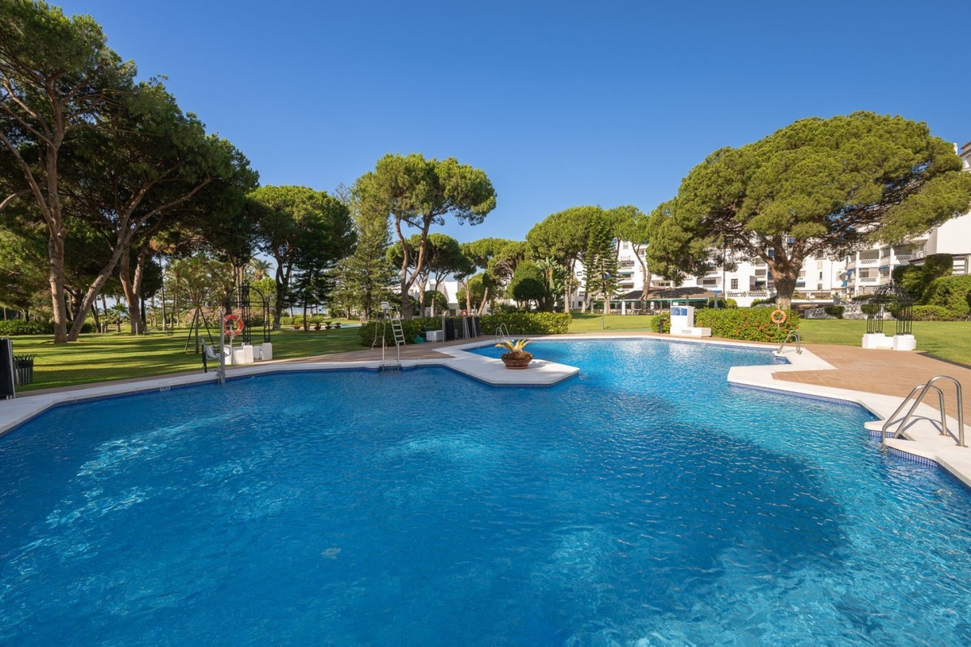 Resale - apartment - Marbella - Puerto Banús