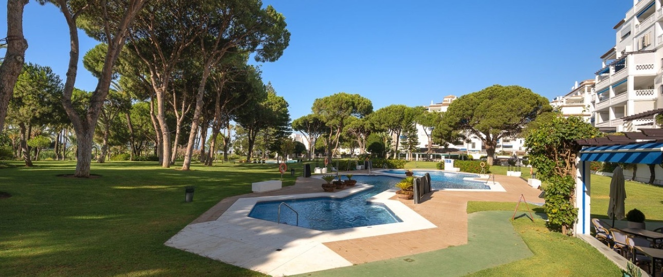 Resale - apartment - Marbella - Puerto Banús