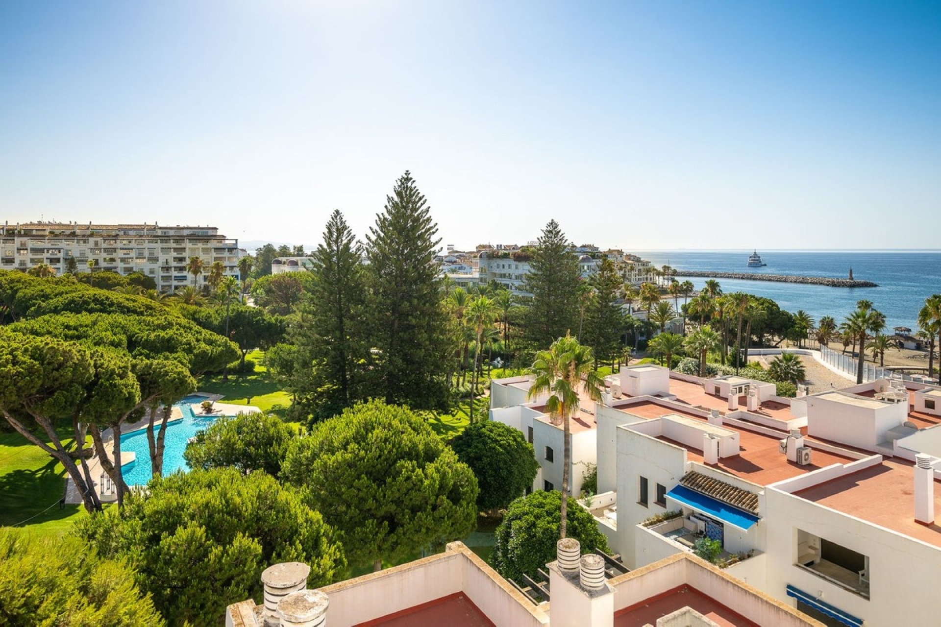 Resale - apartment - Marbella - Puerto Banús