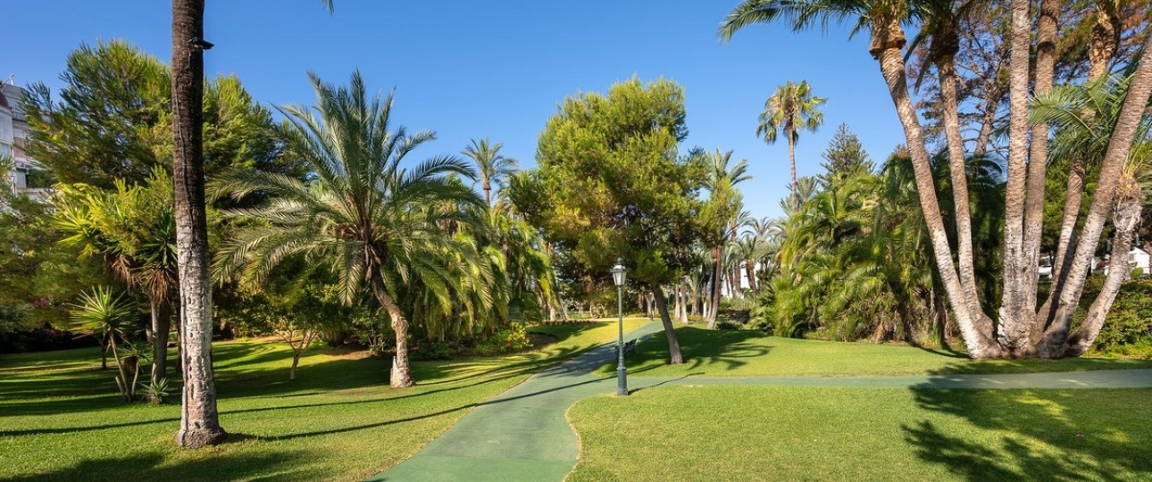 Resale - apartment - Marbella - Puerto Banús