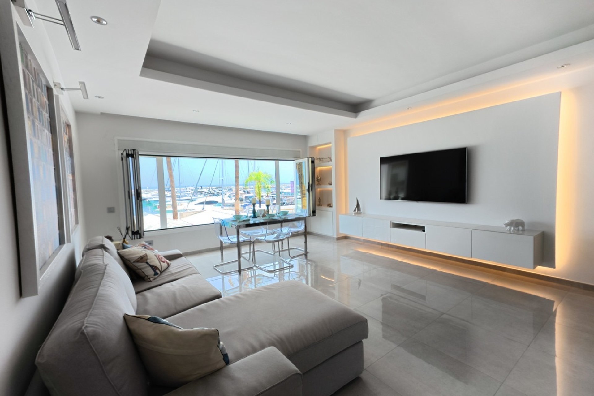 Resale - apartment - Marbella - Puerto Banús